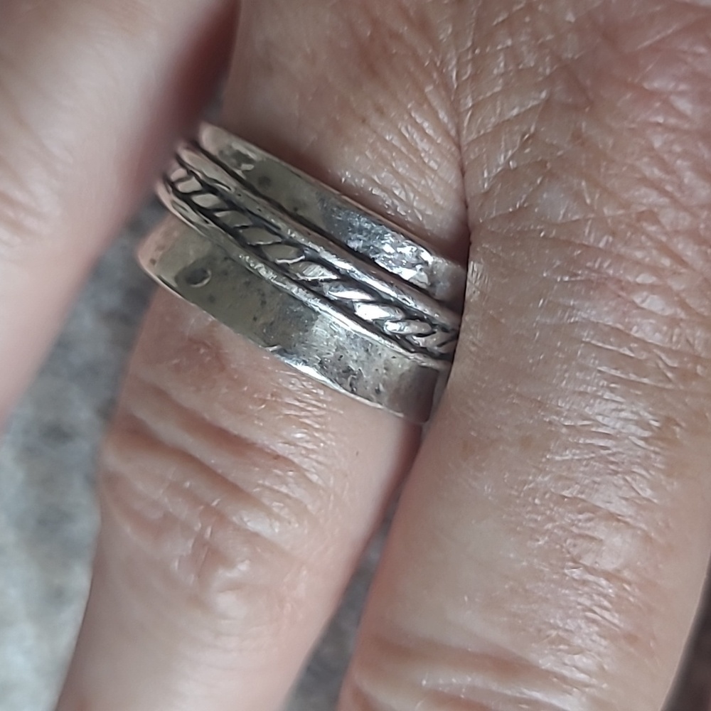 Spinner sterling silver ring